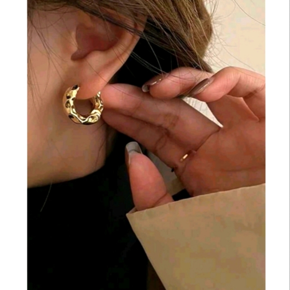 NEW! Anthropologie Abstract Hammered Small Huggie Hoop Gold Earrings